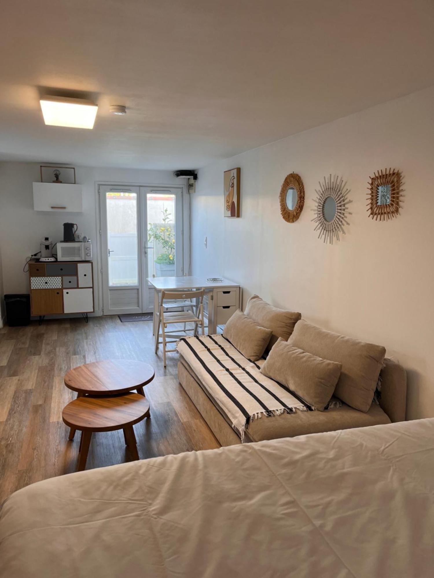Studio Avec Terrasse Saint Martin De Re Bagian luar foto